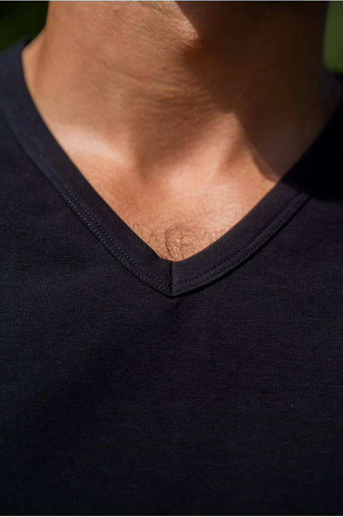 Tee-Shirt Homme coton biologique col V – Image 2
